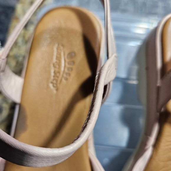 Spring Step Blush Sandals - Picture 5 of 7